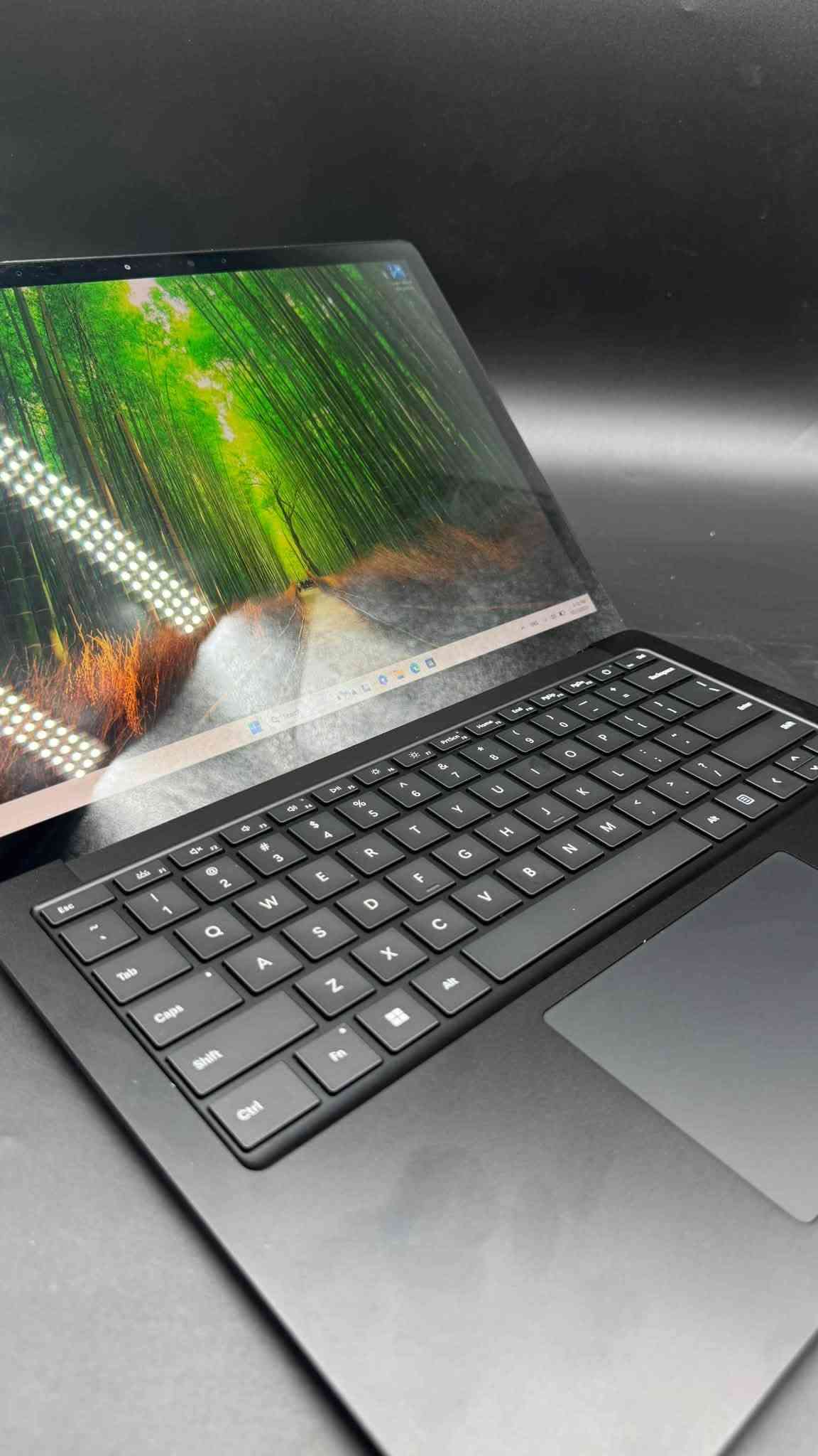 سيرفس لابتوب • i7 جيل ١٢ • شاشة لمس