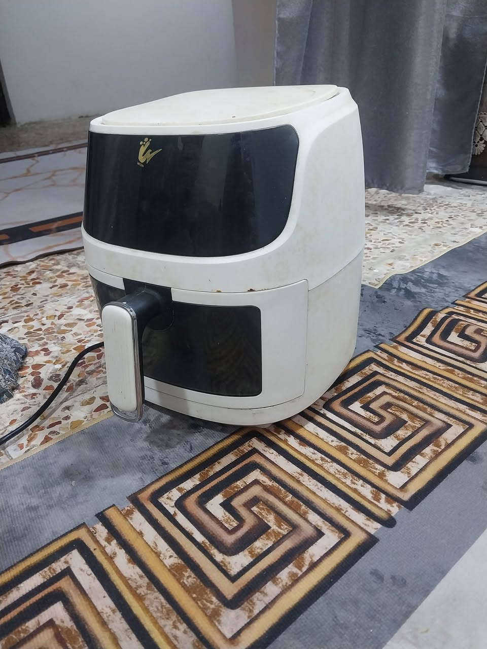 السلام عليكم قلايه لبيع مستخدمه قليل السعر ٣٠ ***********واتساب
