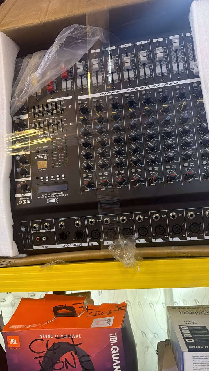 🎛️ مكسر صوت MX802 للبيع السعر 350 قفل مكاني بصرة معقل 
مكسر صوت 8 قنوات
يوجد توصيل جميع المحافظات 
الاتصال ***********
