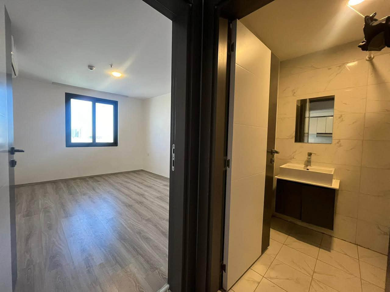 🏠 شقة سكنية للبيع

📐 المساحة: 73م²
🛏️ غرفة نوم + صالة
🏢 مجمع لايف تاور
📍 الموقع: 32 بارك – طريق الموصل
🌆 واجهة الشقة على إمباير

📞 للمزيد من المعلومات والتفاصيل:
***********
***********
***********

✨ فرصة سكنية مميزة بموقع حيوي 
————————————————————————

🏠 شوقەیەکی نیشتەجێبوون بۆ فرۆشتن

📐 ڕووبەر: ٧٣م²
🛏️ یەک ژووری نووستن + هۆڵ
🏢 کۆمپاوندی لایڤ تاوەر
📍 شوێن: ٣٢ پارک – ڕێگای موسڵ
🌆 ڕووی شوقەکە بەرەو ئیمپایەرە

📞 بۆ زانیاری زیاتر:

***********

***********

***********

#عقارات #اربيل # اكسبلور # مشاعدات
