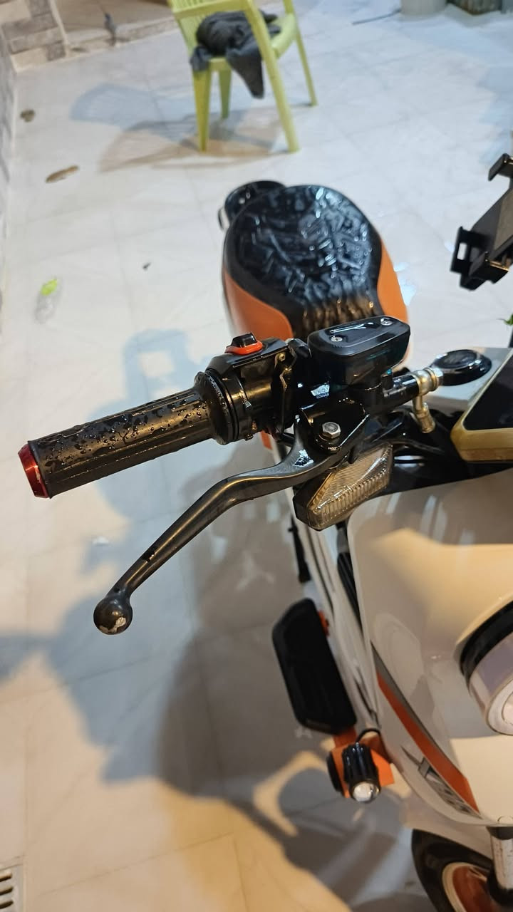 X900
٦بطاريات حجم 16 دراجه شغال بيها كلشي ماعده الاشاير والجوزه تشتغل فقط بصمه سويجات ثنين وبصمات ثنين وصندوك القبق بي كسر كما موضح بالصوره 425 وبيها مجال مكاني البصرة الصالحيه رقمي***********
