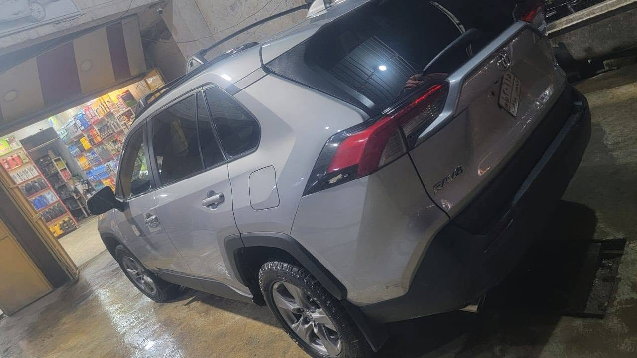 سلام سياره راف موديل 24 فول مواصفات للبيع سعره 21000دولار بيه مجال مكلف بالنشر رقم صاحب السيارة ‏‪***********‬‏
