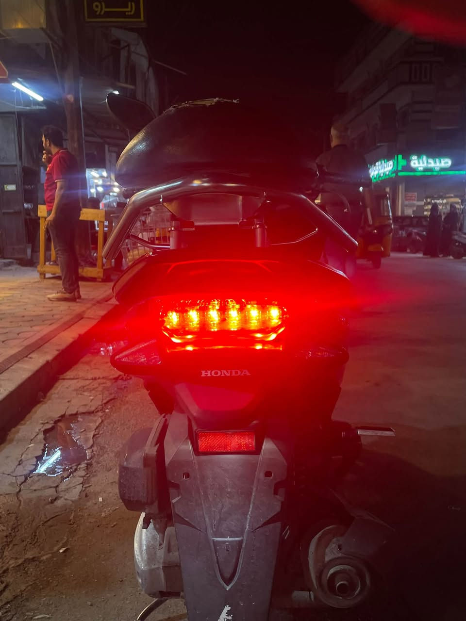 السلام عليكم من رخصه الادمن المحترم
Pcx بي سي اكس ياباني GF جي اف 

ميكنه 125 

لون احمر ماروني 

مكينه كفاله بلاد خير من الله 

تايرات جدد 

نوزل نضيف 

كلجات نضيفه 

ماشيه 40.000 اربعين الف 

برغي واحد ما مفتوح 

يحتاج فقط غسل لا اكثر ولا اقل 

الدراجه كفاله كفاله 

السعر المطلوب 14 ورقه وبيها مجال 

العنوان بغداد الحريه  السلام 

***********
