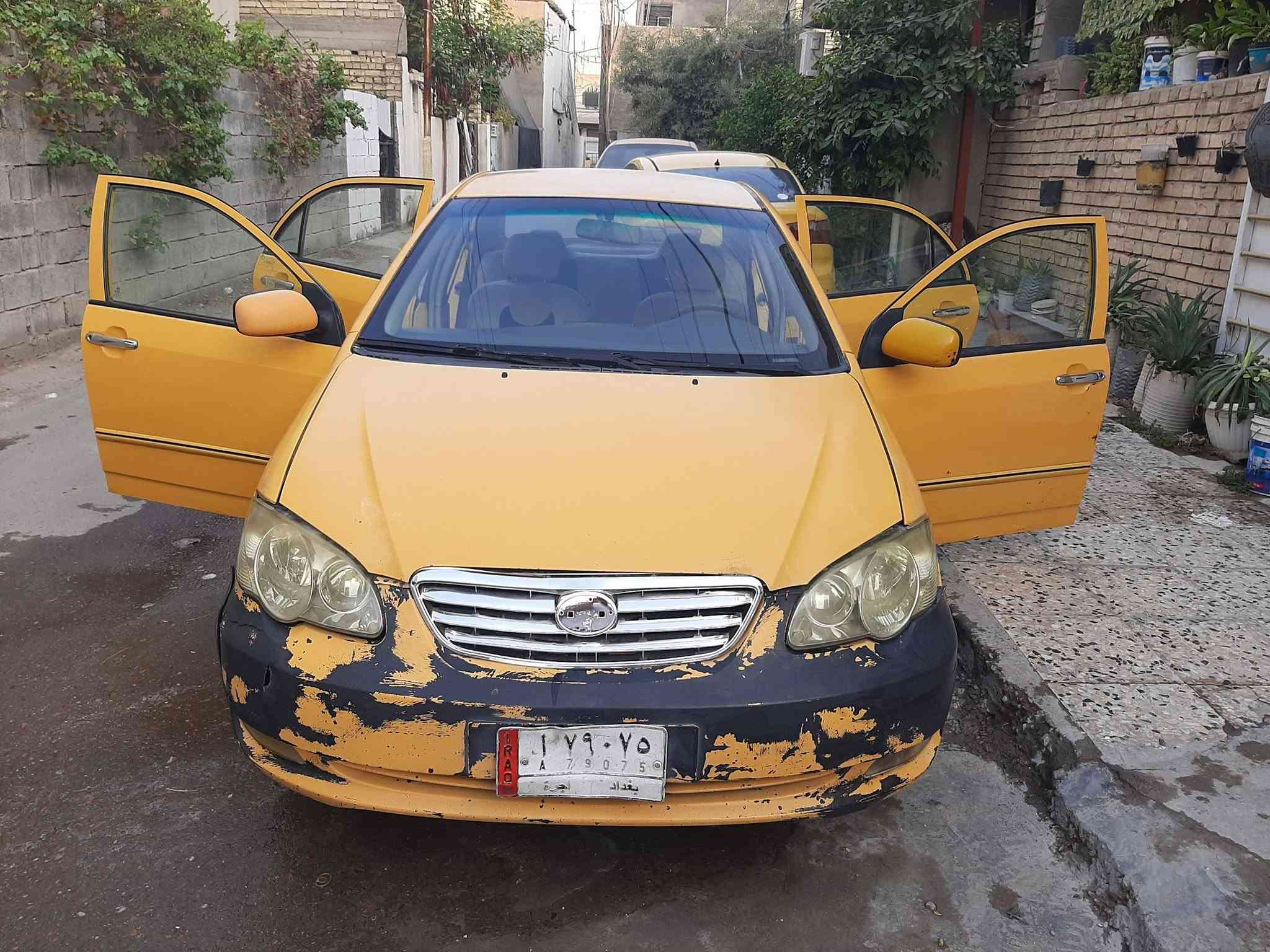 السلام عليكم 
بي واي دي للبيع  
موديل 2011
 المكان بغداد 
السعر 33 وبيها مجال 
رقم ***********
