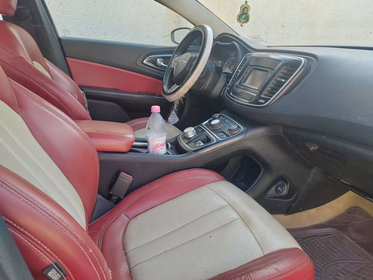 للبيع c200 سيارة جاهزه من كلشي كير مكينه حداديه تبريد كهربأيات كلشي شغال وعلى فحص مكينه 2400 سنويه جديده ل 2030 مداور ثاني يوم صور الحادث وسونار وي صور سعر 80 الاستفسار *********** مكان طريق كربلاء نجف
