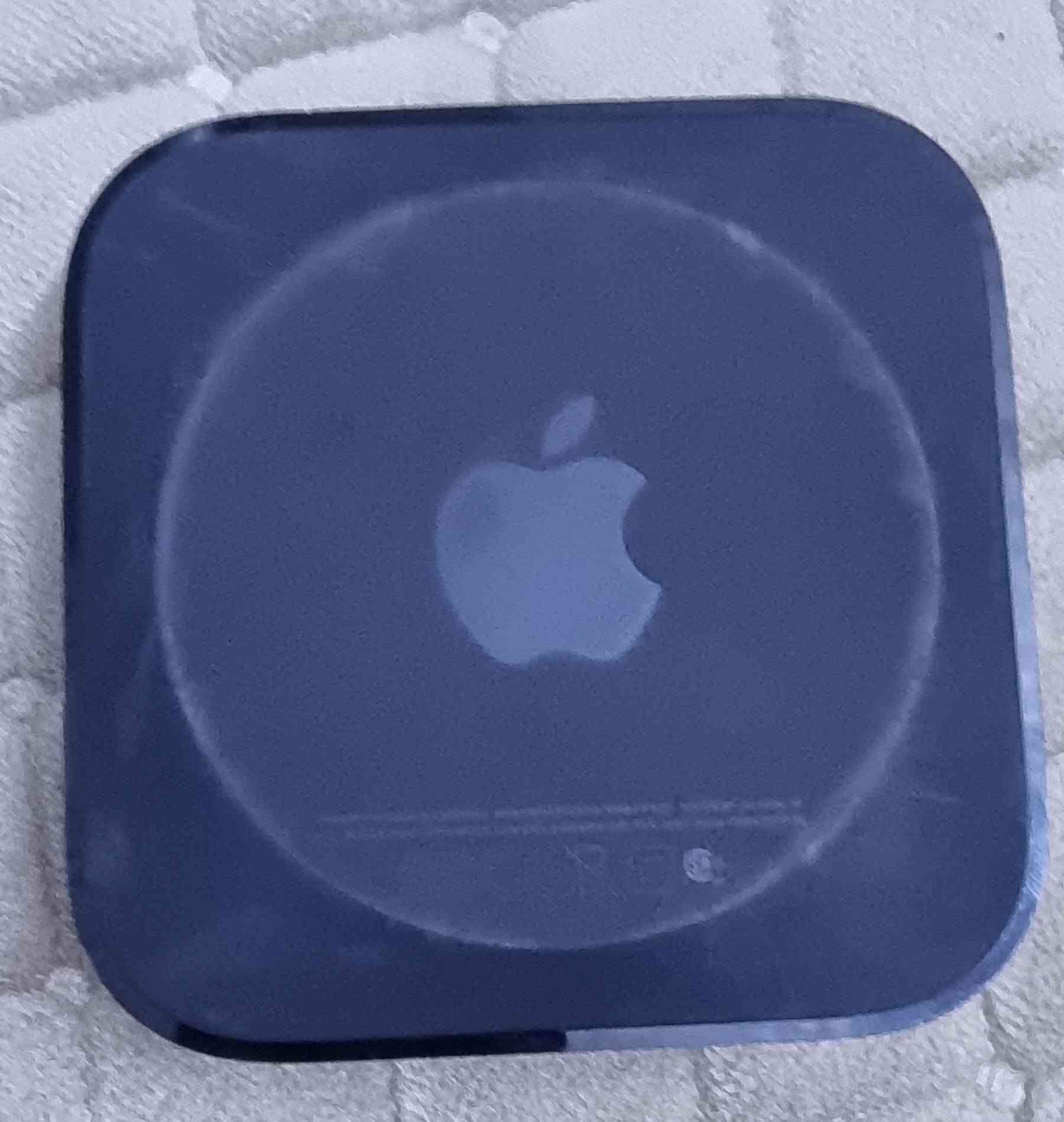 الرقم التعريفي A1625 يخص جهاز Apple TV HD (الجيل الرابع)
.المواصفات الأساسيةسعة التخزين: متوفر بسعة 32 جيجابايت .. دقة الفيديو: يدعم حتى 1080 بكسل (Full HD) عبر منفذ HDMI.الأتصال لاسلكياً عن طريق WIFI
(السعر 95 الف) بغداد_مدينة الصدر_***********

