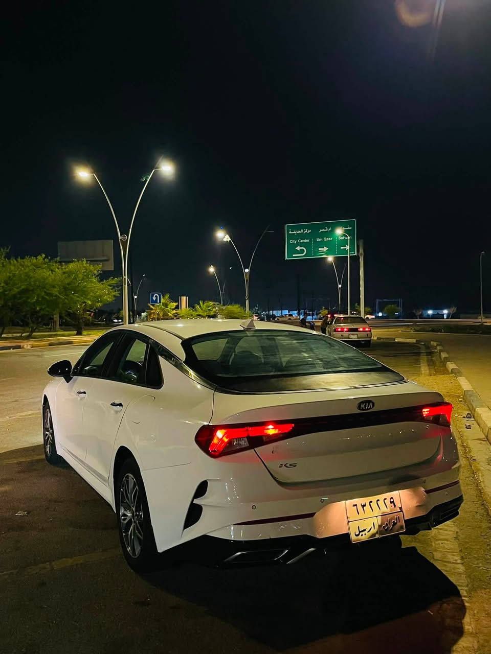 السلام عليكم
كي فايف 21 خليجي
محرك 2000 دوش 
رقم اربيل 
فول مواصفات عدا الفتحه 
سعر 155 وبيها مجال 
مكاني بصرة
***********

