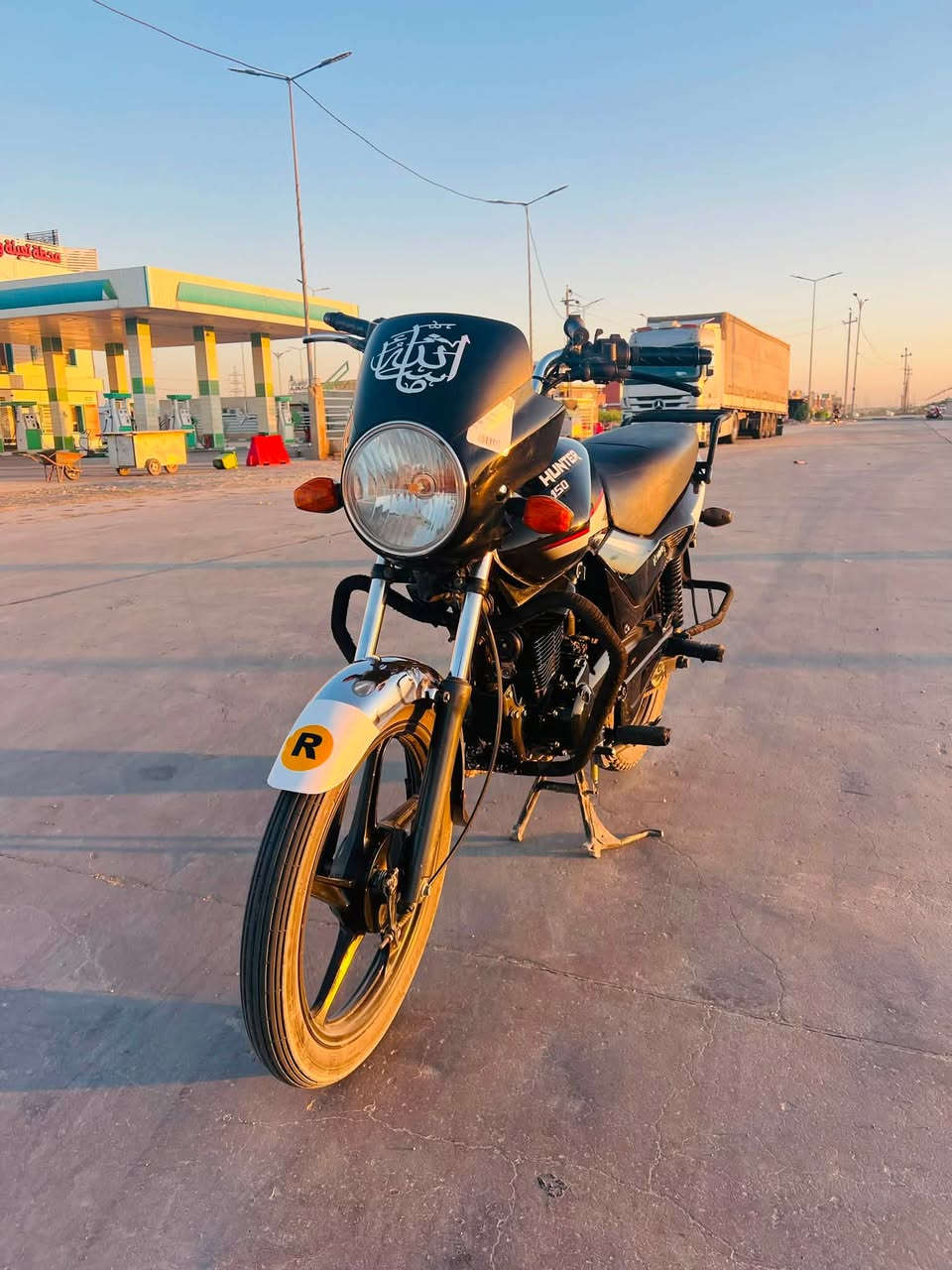 سلام عليكم هيرو 19 طالعه بل 20 دراجه نضيفه تجي وشوف عينك محرك بدل بي بس بوشه ولباقي كفاله رقم ***********
