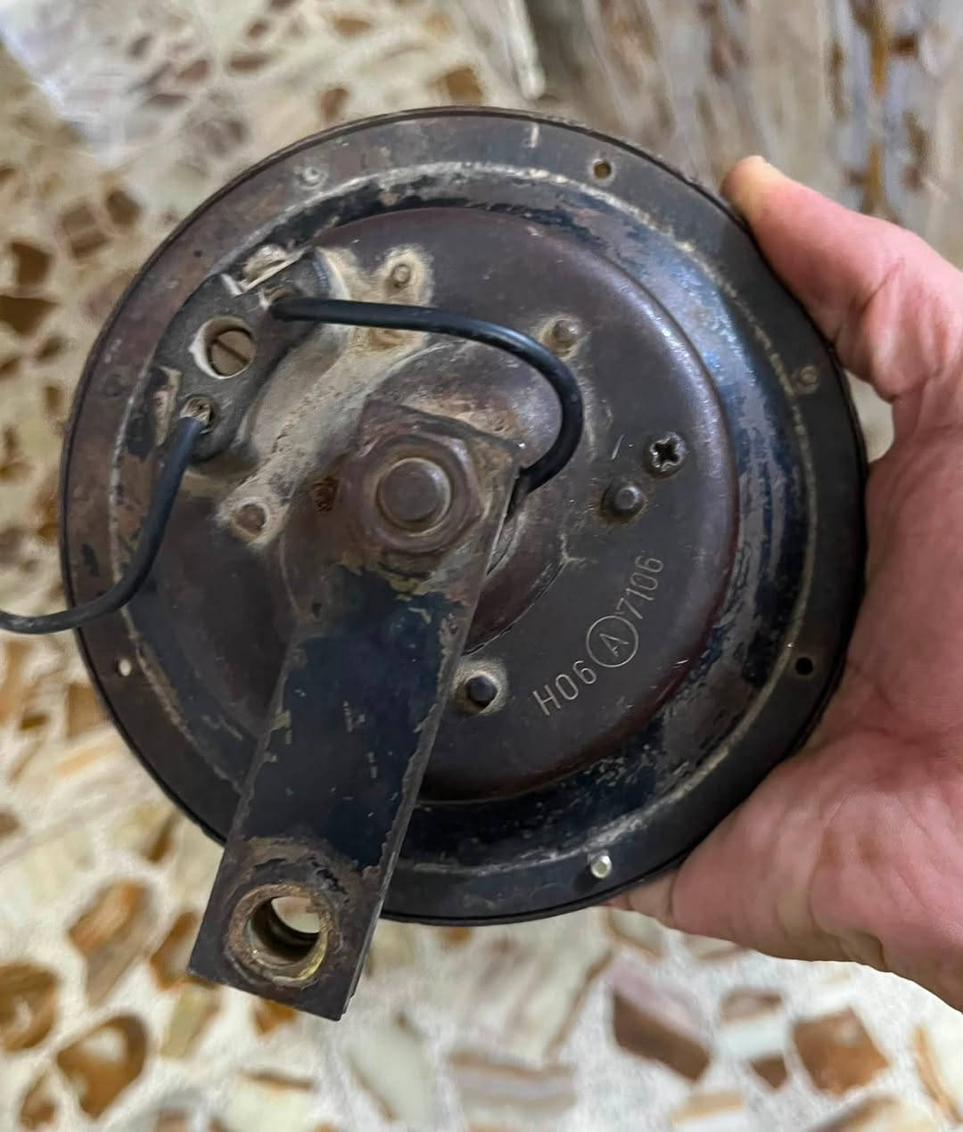 هورن عنجه البيع ببادئات وسعر  350.          ***********لنتصال. بس عله رقم
