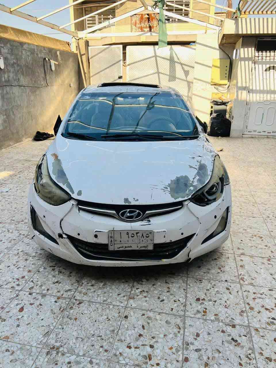 سلام عليكم للبيع هونداي النترا 2015خليجي رقم بصره مشروع وطني تحويل مباشر اخوان سياره تعرضت لحادث جفيه كما موضحه بلصور ابيع على وضعهه سياره شغاله وتمشي تبريد ثلج مكفول لغود شواصي ايرباكات مكينه 1800دوش سياره فول مواصفات اعله فئه مكان السياره بغداد السعر 48$الاستفسار ***********
