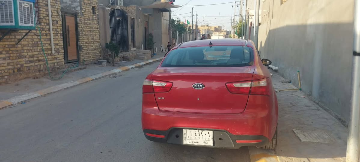ريو مديل ٢٠١٣سيارهّ جاهزه  مكاني الديوانيه رقم ‭***********‬
بيه جاملغ صبغ مدورثاني يوم
