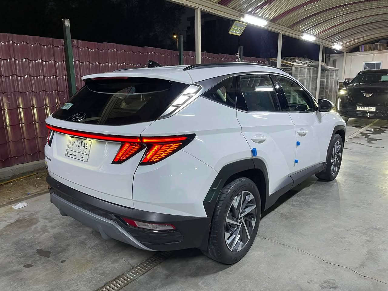السلام عليكم
🚗توسان 2023 للبيع 

🔺وارد خليجي 

🔺ماشي 28000 

🔺كشنات كهرباء 

🔺شاشة ايباد + ابل كار بلي و اندرويد اوتو 

🔺عداد ديجتال

🔺مثبت سرعة 

🔺اوتو هولد 

🔺مود درايف 

🔺مانع انزلاق 

🔺نظام نزول منحدرات ⛰️

🔺تبريد قطعتين ❄️

🔺بك لايت LED✨

🔺كامرة خلفيه دواره  

🔺حساس امامي خلفي 

🔺قماره حديد 

🔺داخل مخمل 

🔺تحكمات ستيرن جهتين 

🔺هاند بريك بصمه

🔺كير اوتو 6 نمر 

🔺لايت زينون 

🔺ويل حجم 18 🛞

🔺تشغيل عن بعد 

🔺حساس ضغط العجلات 

🔺مري شفط 

🔺شاحن لاسلكي 🔋

🔺بردات خلفيه 

بيها طخه بين الجاملغ وباب الصدر ومعمرة تعمير جيد 

مكان السيارة بغداد 

💵السعر 198$   وقابل للتفاوض  

📞للتواصل          : ***********
