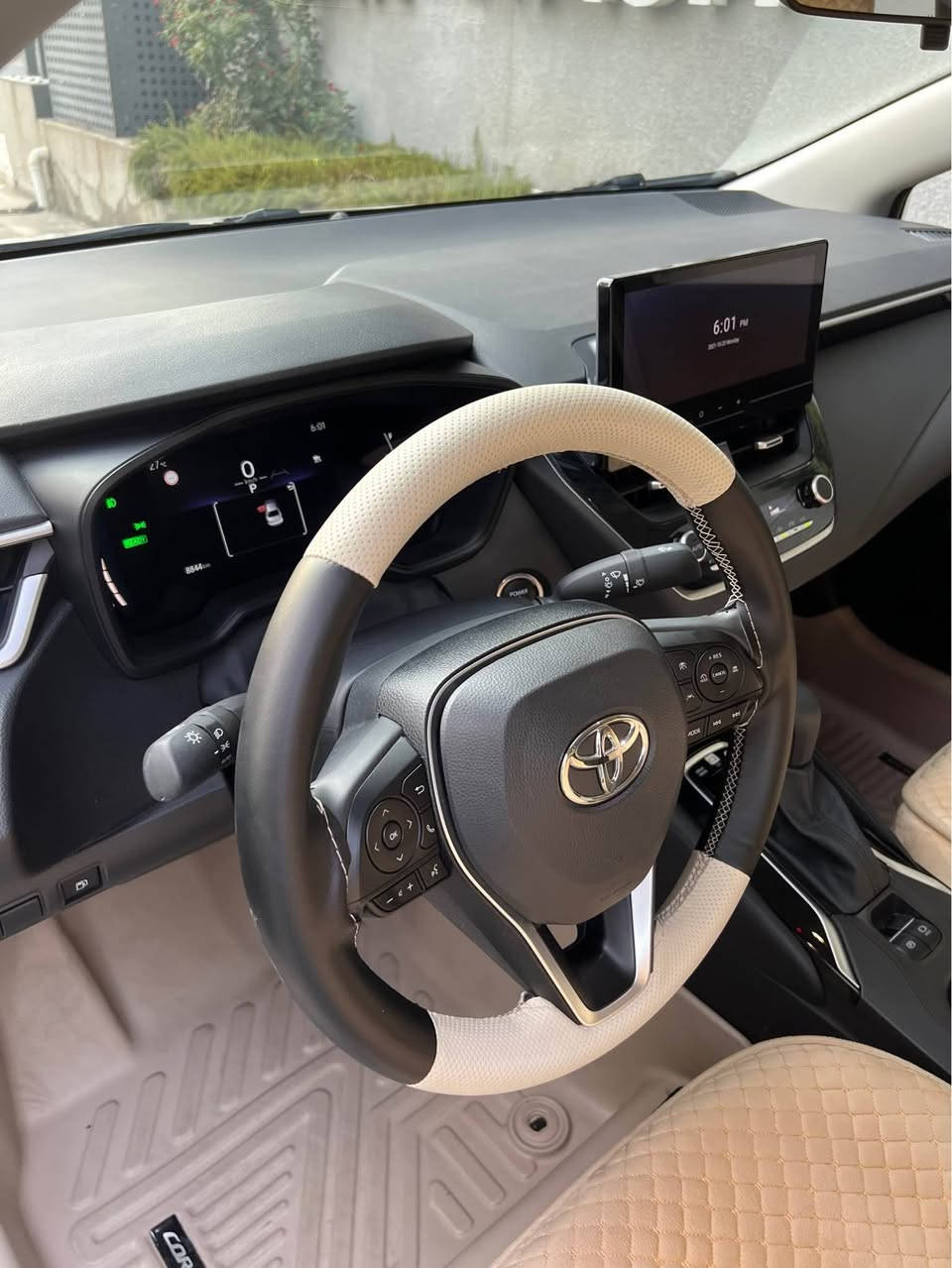 Toyota crolla 2025 HEV 8,000km 

تەنها ٨ هەزار ڕۆشتوە فول مواسفات

گاعی و کوشنی تێگیراوە 

جامەکانی لەزگەی دژە خۆری بۆ کراوە 

تازە ڕۆن و فلتەری بۆ گۆڕاوە 

هیچی پێوە نیە چاڵیش بە شەرت 

177$ وەرەقە قفڵ 

*********** السليمانية, العراق
