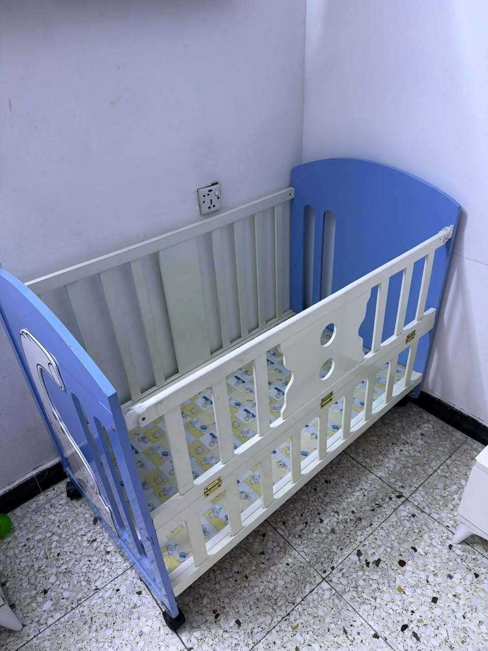 كاروك يصير بصف الجربايه او تكدر تسده نظيف استعمال جداً قليل سعره 130 وبي مجال شــي بسيط مكاني بغداد الدوره شارع 60 ماعندي توصيل هذا رقمي ‪***********

