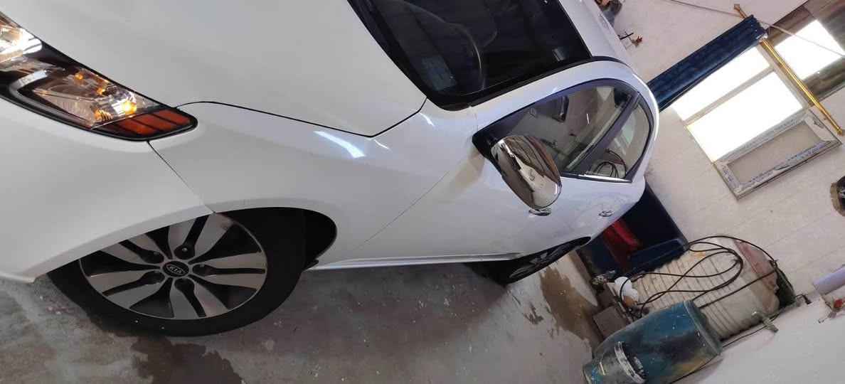 السلام عليكم كيا فورتي ٢٠١٣ 
مكينه ٢٠٠٠ دوش 
كير ٦نمر مكفولات
تبريد مهضومه جديده شرط ثلج
صدر نظيف ويل كب 
السياره مالك واحد من امريكا
حته سويجات ٢وكتلوكات وياها 
حادثه بل مقدمه بيه صبغ تقريب ٤قطع
مكان السياره بغدادالدوره 
هـ*********** بغداد, العراق
