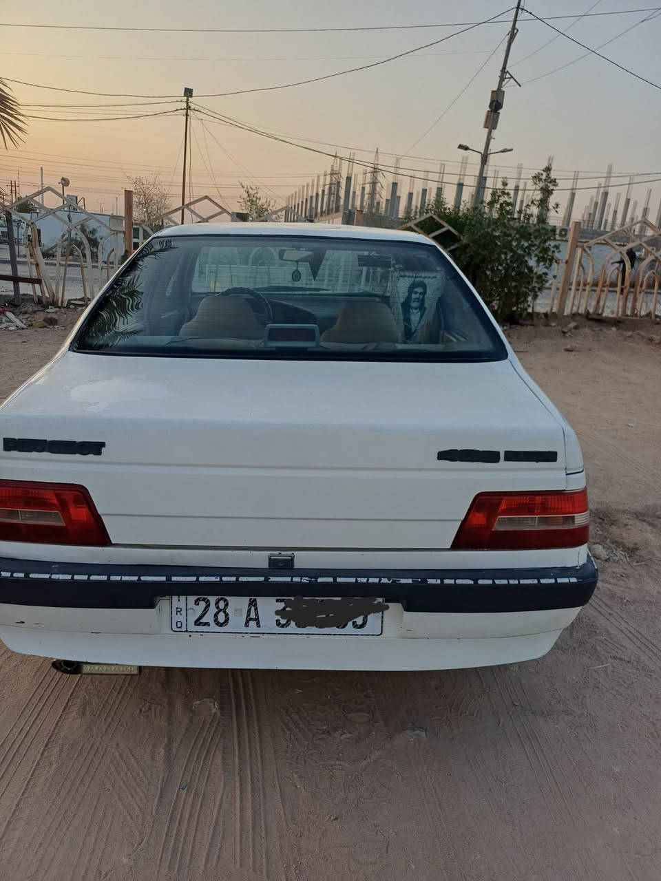 السلام عليكم بيجو ٤٠٥ للبيع موديل ٢٠١٠ رقم انكليزي بسمي اتصل على الرقم  *********** بدون تعاليق اتصل رجان
