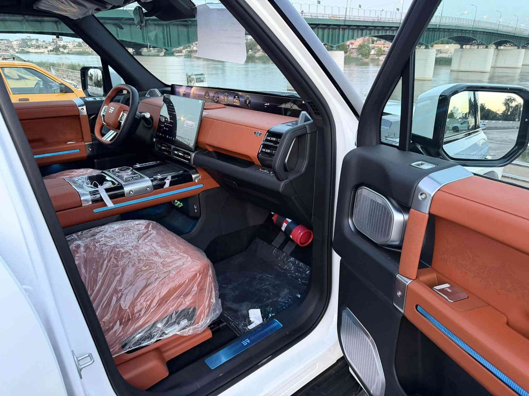 🔥 جيتور G700 Luxury 2027 — زيرو | 904 حصان | Plug-in Hybrid 🔥

السلام عليكم 

🚨 جيتور G700 فول فئة Luxury موديل 2027
✨ زيرو — مرقم بغداد — وكالة هارلم
🛡️ ضمان 10 سنوات أو مليون كيلومتر
💰 السعر: 72 مليون شامل الرقم

🚙 7 راكب — كشنات منفصلة + كشن VIP خلف السائق
🎨 متوفرة: أبيض + أسود
🧡 داخلية برتقالي فخمة

⚡ المحرك والأداء:

• محرك 2.0 لتر تيربو Plug-in Hybrid
• 904 HP
• محركان كهربائيان أمامي وخلفي
• دفع رباعي ذكي AWD
• هيكل Body-on-Frame شاصي مستقل
• خوض بالماء لحد 900 ملم
• زاوية اقتراب 35°
• زاوية مغادرة 28°
• قدرة سحب تصل إلى 2500 كغم
• خزان وقود 100 لتر
• شحن كهربائي مع استهلاك وقود اقتصادي
• أنظمة نزول وصعود المرتفعات

👑 الفخامة والراحة:

• ثلاجة هوائية
• تدليك للكشنات الأمامية
• كراسي جلد كهربائية
• تبريد الكشنات
• مكيف أوتوماتيك متعدد المناطق
• سقف بانوراما
• شاشة بانورامية كبيرة
• عدادات ديجيتال
• بصمة تشغيل ودخول ذكي
• إضاءة LED أمامية وخلفية

🛡️ الأمان والتكنولوجيا:

• كاميرات 480° عالية الوضوح
• رادارات أمامية وخلفية وجانبية
• مثبت سرعة راداري
• مراقبة النقطة العمياء
• المحافظة على المسار
• تحذير التصادم
• أنظمة مساعدة قيادة متقدمة
• وأنظمة ومواصفات إضافية هواية 🚀

📍 الموقع: بغداد — الكاظمية

💰 72 مليون مع الرقم

📞 للتواصل والاستفسار:
***********

