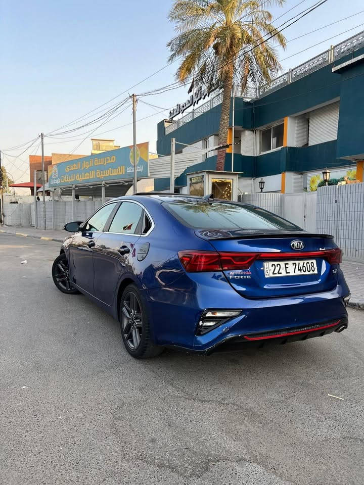 🔥 للبيع كيا فورتي EX موديل 2020 🔥
💙 لون أزرك مميز ومرتب

🚘 EX فول مواصفات — عدا البصمة

✨ المواصفات:
• فتحة سقف 🌤️
• تبريد مقاعد ❄️
• مودات قيادة Sport / Normal / Eco 🏁
• رادار أمامي
• رادارات جانبية Blind Spot
• كاميرا خلفية
• أنظمة أمان ومساعدة بالقيادة
• شاشة + تحكم ستيرن
• مثبت سرعة
• مواصفات هواي بعد

🛠️ الحادث: بابين فقط
▫️ بابين وجاملغ امامي صبغ 
▫️ السيارة جديده بمعنه الكلمه

📍 بغداد – صليخ ال600

📞 ***********
