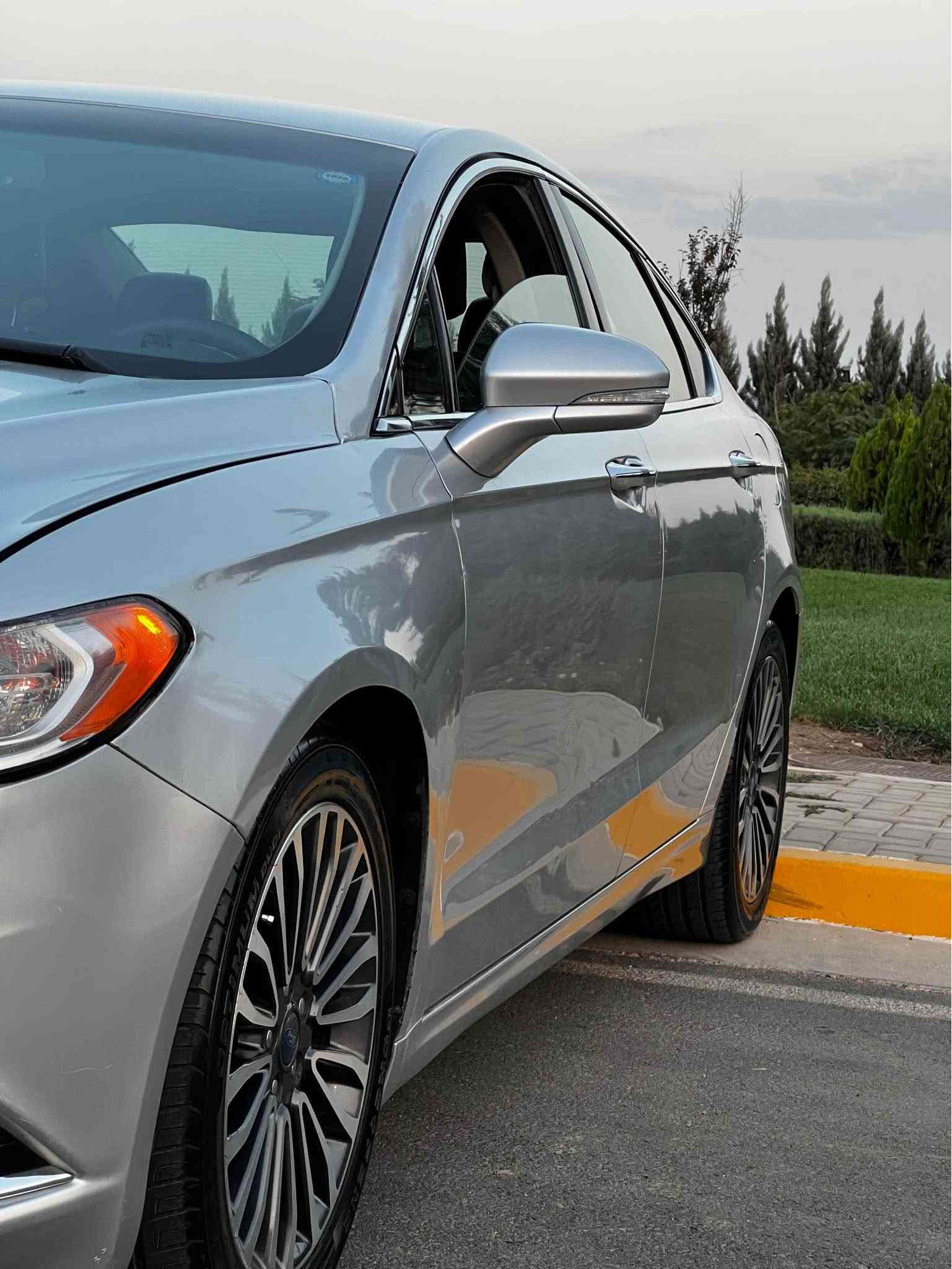 Ford fusion 2018 SE
فۆرد فیوژن ٢٠١٨ 
مەکینە 1.5L Turbo
فوول مواسەفات بەس سڵاید نیە
سێ شاشە
بەصمە
٥ بەصمە
شەغال
تەحدید سورعە
سوکان ڤۆلیۆم
پادڵشیفت
تەحەکوم شاشە و تەبرید لەسەر سوکان
سیستیم چێک
دەبڵ تراکشن
گێڕ ڤۆلیۆم و سپۆرت و عادی
کوشن کارەبا 
دوو مۆد کوشن خەزن
کوشن هیتەر
ئاوێنە هیتەر
لایت و بەگلایت لید
عەدەسەی لێزەری لەسەرە
کامل سەیارەکە جایزە و سەیارەی ماڵەوەیە
هەموو گیانی سێرڤس کراوە 
تایە و ویلی لۆک
تەقە و ڕەقە بە شەرت
ڕەقەم بۆ ڕەقەم بە شەرتی فەحس
نمونەیە لە جوانی
یەک چەمەلخ بۆیاخە بێناو گرتن 
بۆنیت گۆڕاوە بە بیلاد
نرخ : 91 $ مەجال
***********
*********** السليمانية, العراق
