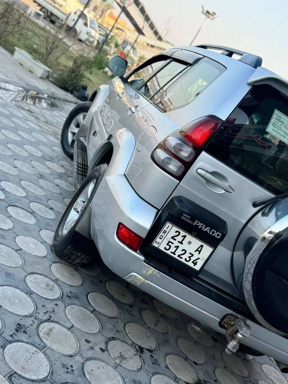 السلام عليكم
لاندكروز برادو مديل ٢٠٠٧ مكفولة من الصبغ والضربة تبريد ٣ قطع ٧ راكب سبير تعليك منضومت زنون كلش قوية شاشة اندرويد  سيارة كلش جديدة احلة من الصور العنوان بغداد الزعفرانية
***********
سعر مناسب جدا
