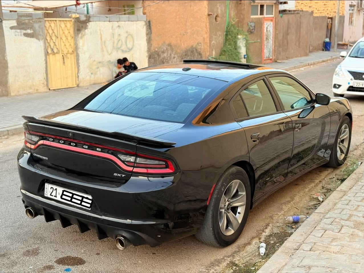 جارجر 2017 كنديه عداد ٢٦٠
كفاله عامه فوووول موصفات جديده  فتحه فول /رقم سليمانيه دولي بسمي 
بيها كارت بالبنيد فقط بيع بسعر مناسب للاتصال 
*********** مكاني النجف
