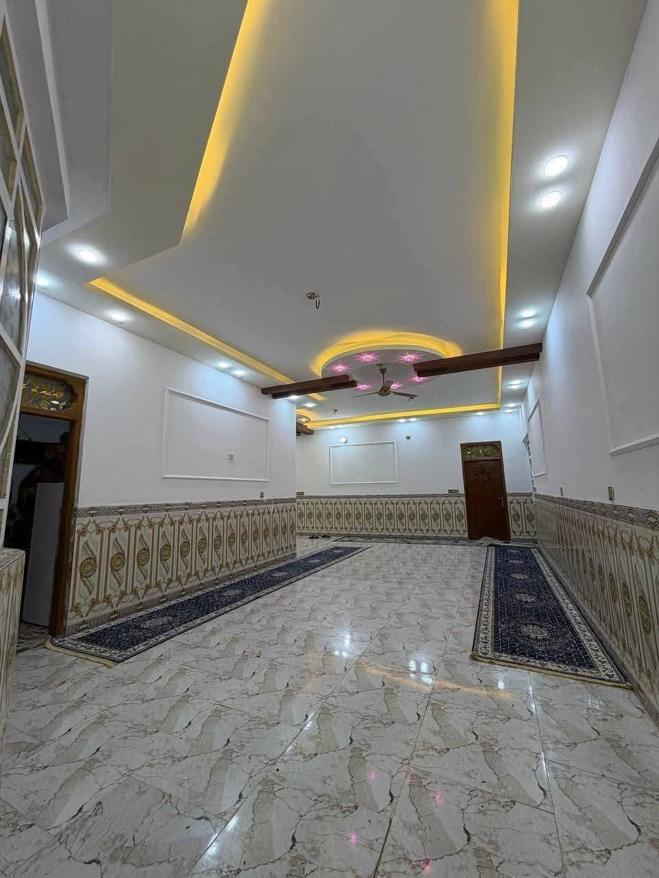 للبيع🏠
600 متر _طابو زراعي
📌مقابل قريه الغدير عمود 282
شارع المطحنه
مساحة البناء 300_مع حديقه300متر 
استقبال_غرف عدد5_صاله_صحيات عدد4 
بناء صب كونكريت_طابوق جمهوري 
للاستفسار اكثر زورونا في كيبك للعقار والمقاولات او مراسلتنا ع واتساب ***********
