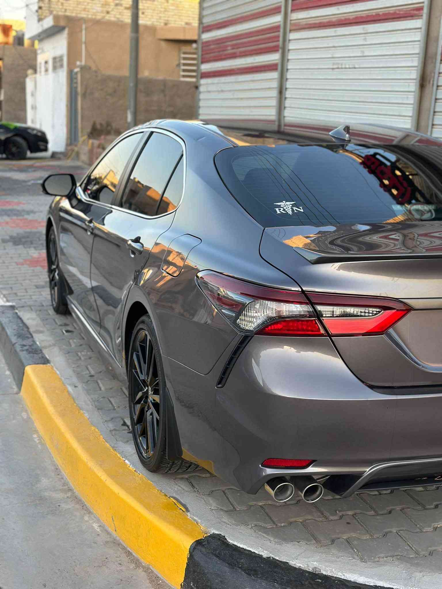 سلام عليكم 

� للبيع: TOYOTA كامري 2024 SE هايبرد 🔥
* وارد أمريكي 🇺🇸 دخول جديد
* ماشية: 24 ألف km
* اللون: رصاصي مميز
* رقم كربلاء مميز وباسمي
* داخل السيارة ابيض جلد 
* سعر 195 وبيه مجال
* ملاحظة: ضربة خفيفة من شجرة (مو مصلّحة حالياً مثل ما موضح بل صور
مكاني كربلاء لاستفسار 📞 ***********
***********

