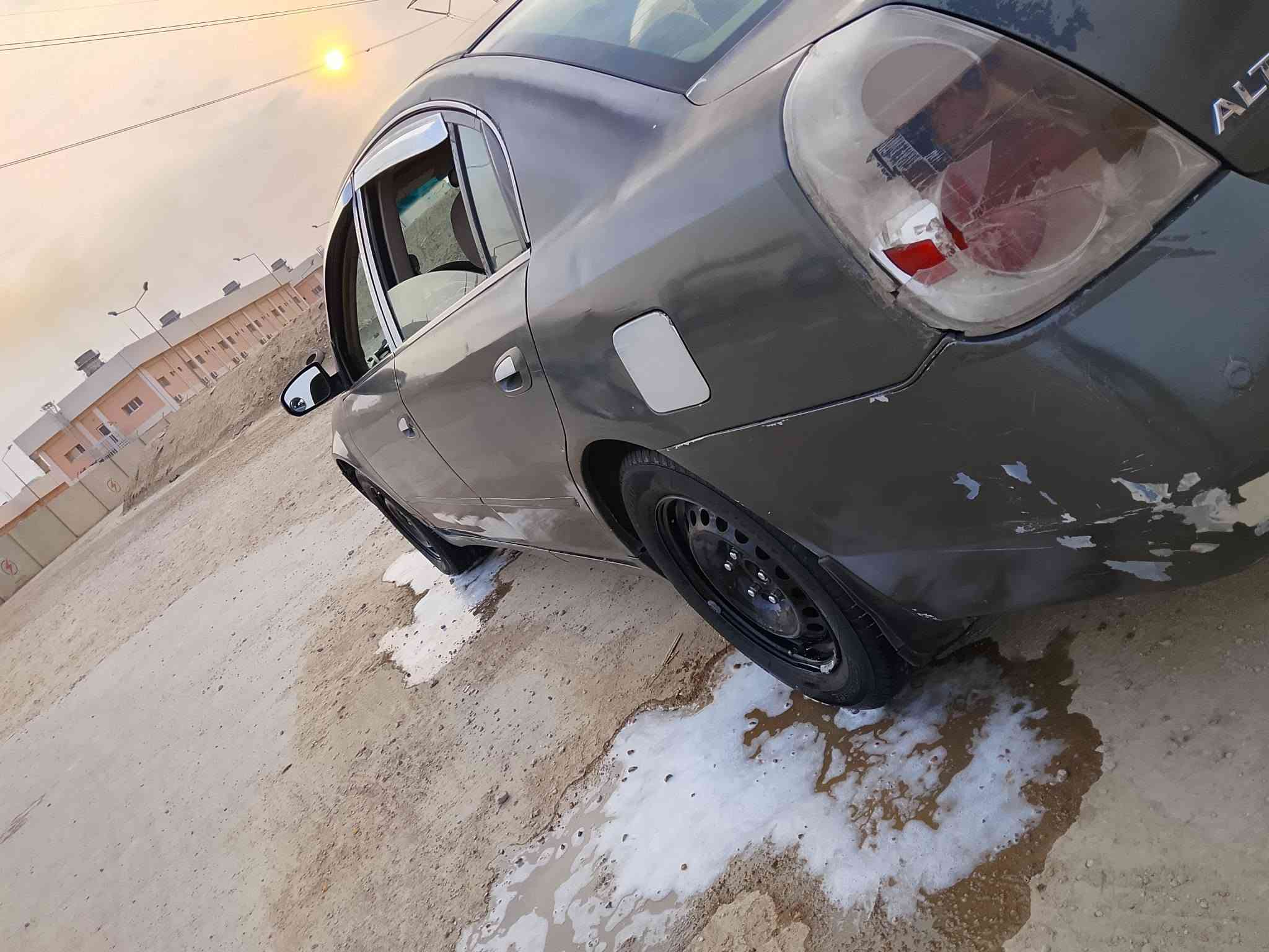 السلام عليكم نيسان لتمه مديل 2007سياره حداديه جديده تخم تاير تدفئه تبريد عوزه كمبريسر فقط  بيها جراد خفيف المكينه بيه صوت زنجيل مكفوله من الضربه القويه والعيب الشرعي والاصوليات رقمه نجف انكليزي مكانه ناصريه شطره السعر 37وبيها مجال رقم صاحب السياره ***********
