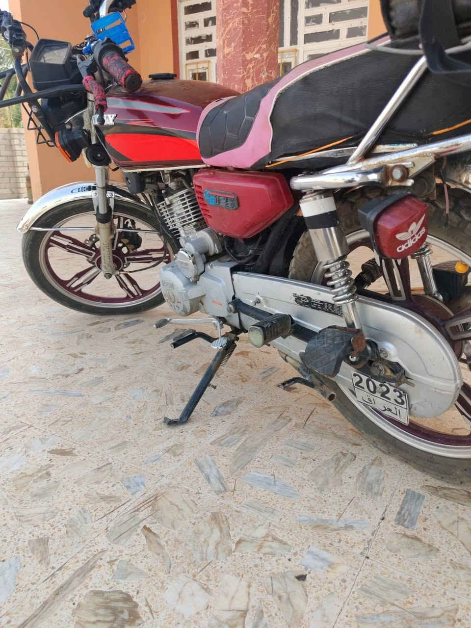 سلام عليكم سيفان موديل 22البيع محرك مفتوح وبي اشوية عواج بل ويل ال امامي السعر 400 الباقي كله شغال  
رقم الهاتف ***********
