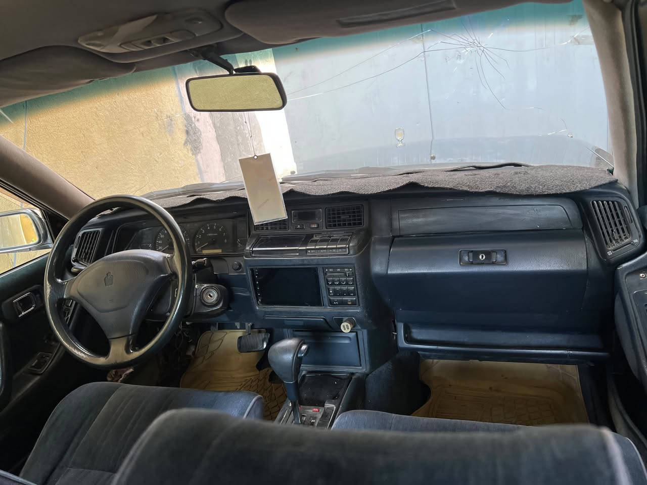سلام عليكم البيع رنب محور  طويل مكفول من ضربه صبغ جماليه فقط مكينه ثنين ونص جديده كير جديد  تخم تاير حداده جديده دوخل طك كرتون سياره بسم صاحبي تحويل ثاني يوم مكان سياره بصره الهارثه سعر 60ببه مجال طيبين شراي ينتصل واني خادم طبيبين *********** مو شراي يدعينه برزق ولله يرزق الجميع بحق محمد وال محمد
