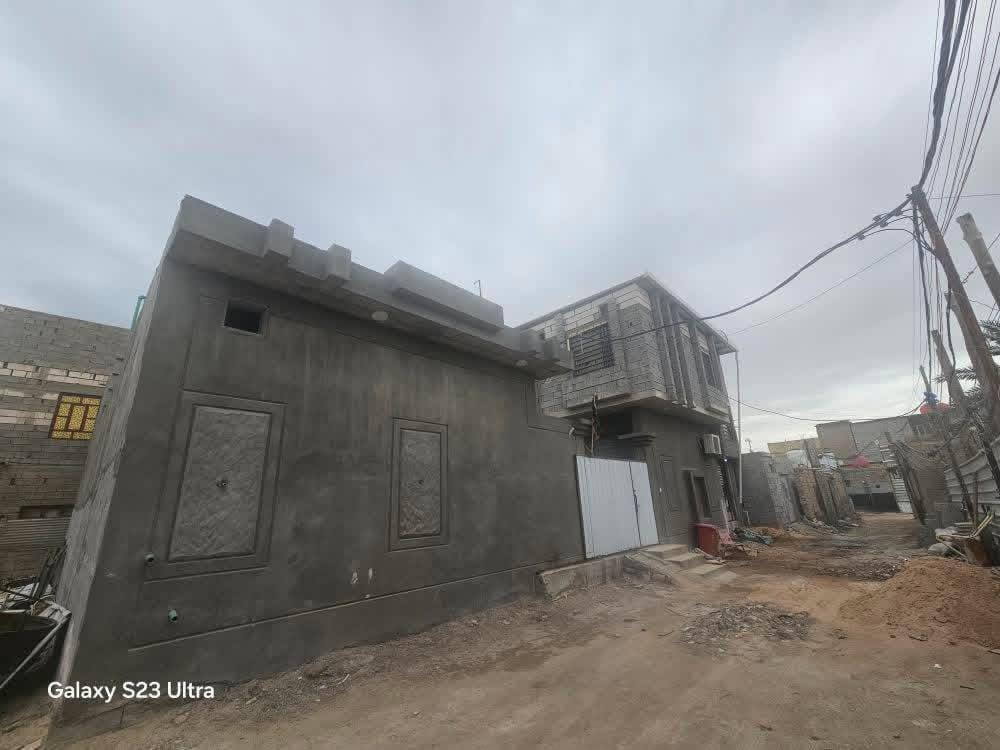 سلام عليكم دار  طابقين مساحه 250 متر طابو زراعي سند 25 مالك عراقي بناء حديث يتكون من 3غرف جوه 6/4 او مطبخ حار بارد جبير او صالة جبيره او ديوانيه 6/4 او حمامات داخليه او خارجيه اوشقه الفوك غرفتين وحده جبيره او وحده صغيره او مطبخ مفتوح عل صاله الشقه الثانيه هيكل غرف2 6/4 او مطبخ حار بارد او صاله الشقه الثانيه هيكل ❤️ السعر 170 او قابل للتفاوض العنوان عوسيان معمل ابلوك الكوفه ***********
