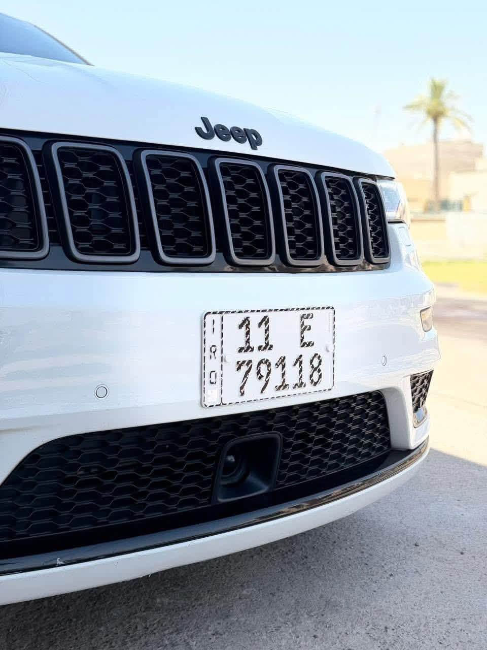 السلام عليكم جيب S 2021   خليجي      رقم بغداد  الماني 

داخل السيارة  احمر مميز             

مري شفط مع الحساس 

6 سلندر 3600    رادارات امامية وخلفية مع 

الحساسات كذلك امامية وخلفية  

كشنات  كهربائية + تدفئة وتبريد 

تحكم ستيرن  جهتين  ++ شفتات بالستيرن 

تثبيت سرعة + تحديد مسار 

فتحة سقف ( بانوراما ) 
 
رادار امامي  وباقي مواصفات S  معروفة 

بيها بارد بالباب الامامي عكس السائق  موضح بالصور   

وبعض الملاحضات بسيطة 

السعر  30$

مكان السيارة بغداد حي الجهاد 

***********
