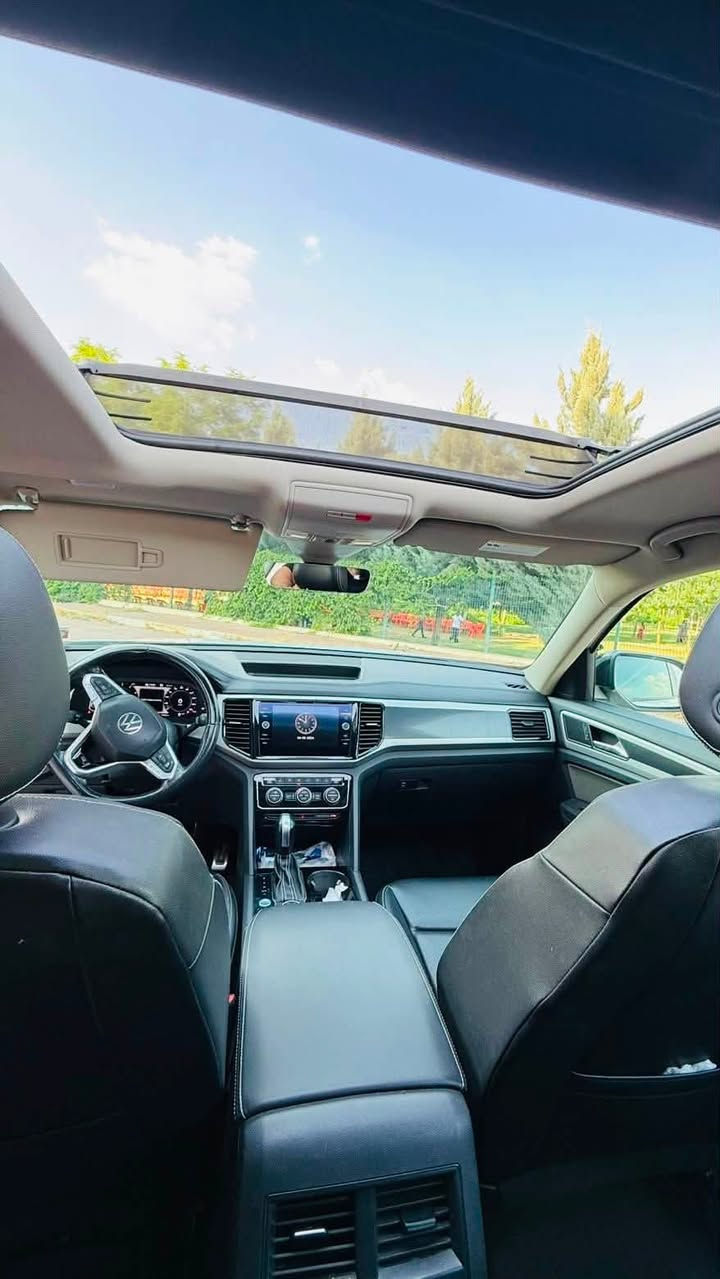 فولكس فاغن أطلس V6 SEL R-Line 2022
بلاك توب 

أعلى فئة (1/1)
ماشية 63 ألف ميل
محرك 3.6 V6
دبل أكسل AWD

داخل أسود بلادي
فتحة سقف بانوراما
4 أبواب بصمة
تشغيل عن بعد
مرايا شفط كهربائية مع إنارة
صندوق شفط كهربائي
نظام سماعات FENDER
أوتو هولد
أوتو ستارت
أوتو بارك
أوتو ستوب
GPS
أنظمة قيادة: ECO / NORMAL / SPORT / SNOW / OFFROAD / OFFR.CUSTOM

كشنات جلد VIP
تدفئة + تبريد + ميموري للكشنات
كاميرات 360 + أمامية + خلفية
رادارات 360
رادار أمامي (تحديد مسار + تحذير اصطدام)
رادار جانبي (نقطة عمياء)
رادار خلفي
حساسات 360
تحكم ستيرن
ستيرن تدفئة
تبريد 3 قطع
لايتات LED زينون متحركة بلادية

الحادث: جاملغ صبغ  فقط
بدون دواخل 
ايرباكات سستم شركة راجع 

العنوان اربيل  شرط تحويل و وكاله 

رقم الموبايل: ***********

🔴 السعر 💵  237$  ومجال قليل  📮
