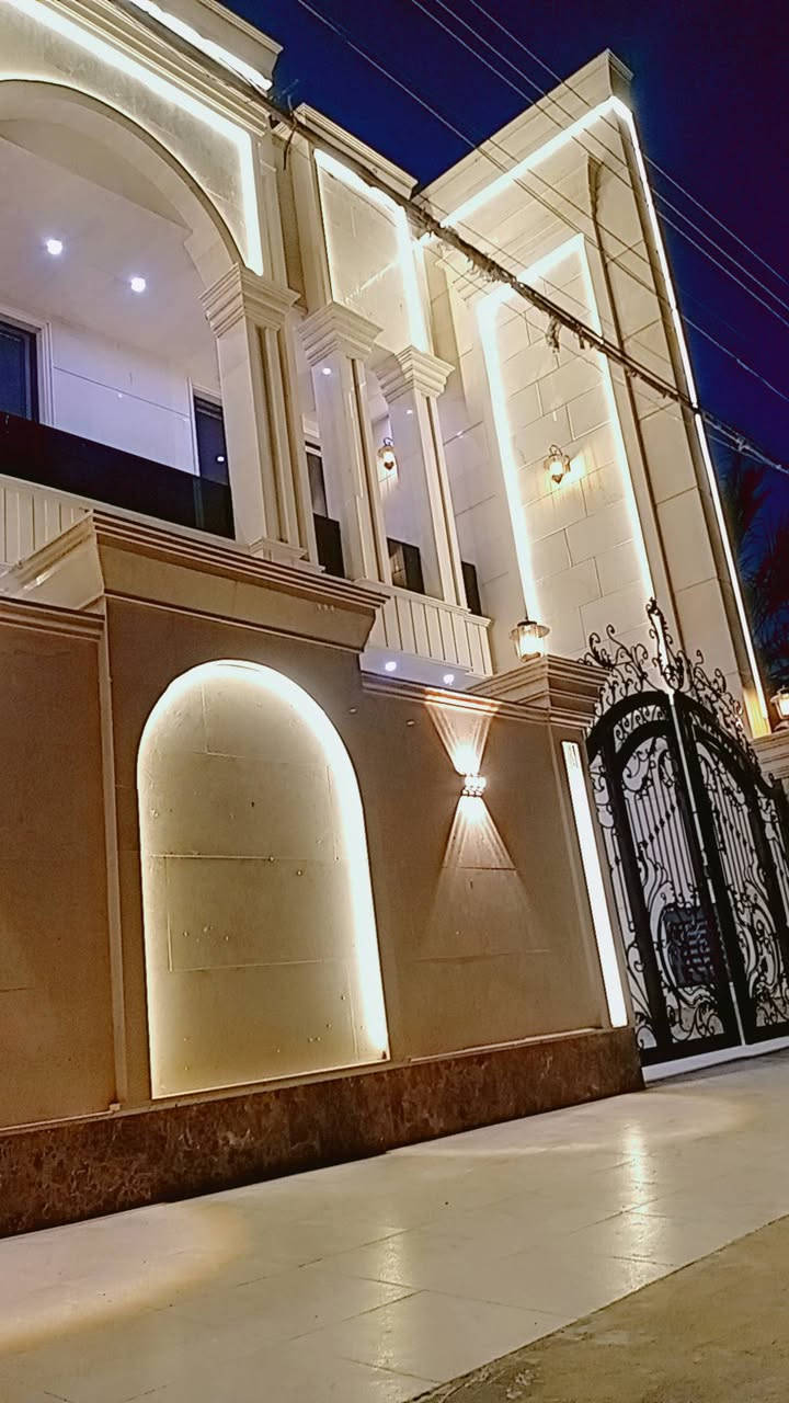 دار زيروو في السيدية بناء درجة أولى موقع راقي بالقرب من شارع العلوة والتجاري..
يمتاز بخارطة جميلة طراز حديث...

ملاحظة ...
البيت مجهز مطبخ بالكامل مع ثلاجة كبيرة مع تخم مع نافورة شلال مضاف بالانارة الجميلة..
مجهز بأنارة بروفايل من شركة فاخرة ....

مساحة ١٥٠م
واجهة.   ٦م
نزال.    ٢٥م

يحتوي على ٤نوم مع خدمات متكاملة عدد ٣ ارضية مرمر واجهة مرمر مع مطبخ وخدمات الواح بالكامل شبابيك المنيوم تركي مع ابواب قاصة أمامية 
مع اجود انواع الأبواب الداخلية مت شركة فاخرة مع ارتفاع السقف ٣.٤٠م..
مع عمل جبسون بالسقف مع انارة مخفية مع خدمات جاكوزي...

مكتب المجد للوساطة العقارية سيدية شارع العلوة مقابيل مدرسة حلم الغد 

العرض حصرا لدى مكتب المجد...

الاتصال..

***********
***********

نسعى لخدمتكم نحو الأفضل نستقبل كافة عروضاتكم السكنية والتجارية..
