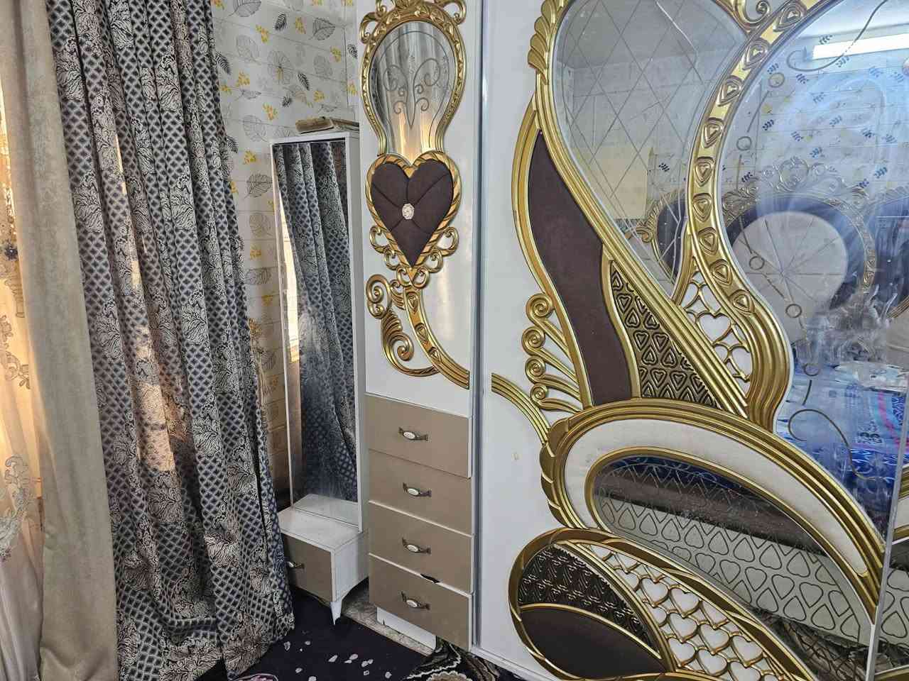 غرفه للبيع تركي اخت الجديد ٤٠٠ وبيها مجال ***********
