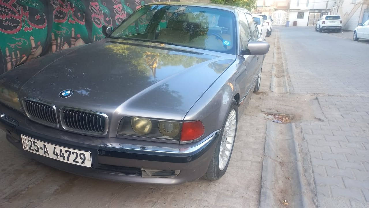 مكينه 8V 

لايت زنون الاصلي 

تحتوي على منظومه غاز ايطاليه نوعيه جيده 

تعمل السياره بانزين+ غاز

ويل حديث السياره مابيه شي شغاله بس بيه نقوصات بسيطه 

كير عادي + اوتوماتيك شغالات اعلى فئه بالكاسحه الحديث 

تبريد تدفئه كلشي شغال كشنات 

السياره باسمي ثاني يوم احوله باسمك 

كلشي شغال بالسياره كيج البانزين + الحماوه + كيلو متر + الرون الشاشه كله شغاله وتقره صحيح. مثل حماوه الكير وحماوه الغرفه والشحن الباتري 

السعر 57 ورقه وبيه مجال لطيبين

واتساب : *********** النجف, العراق
