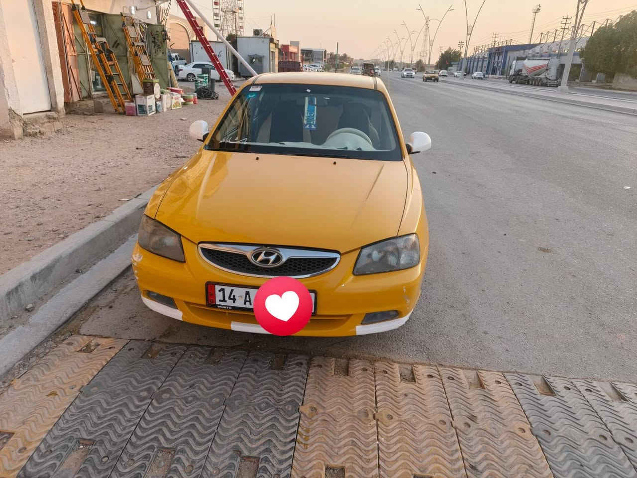 سلام عليكم هونداي فيرنه 2014 سياره مكينه وكير خير من الله تبريد شغال شاشه وكامره خلفيه سياره احله من صوره سنويه جديده بسمي السعر 65 وبيه مجال العنوان البصره الشراي يتصل غير متواجد ع الفيس ***********
