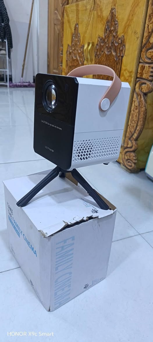 داتا شو جديد امزون مامستخدم للبيع تربط عالنت الدقه مالتها 4k للتواصل ***********
