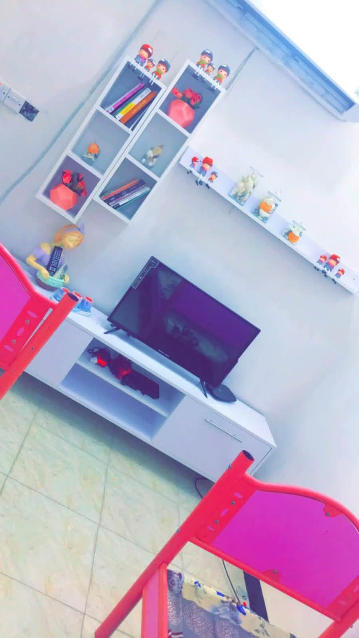 السلام عليكم بيت 🏠 اليجار مساحه 50 مال عاله صغيره العنوان جكوك الاساتذه البيت فارغ
***********
