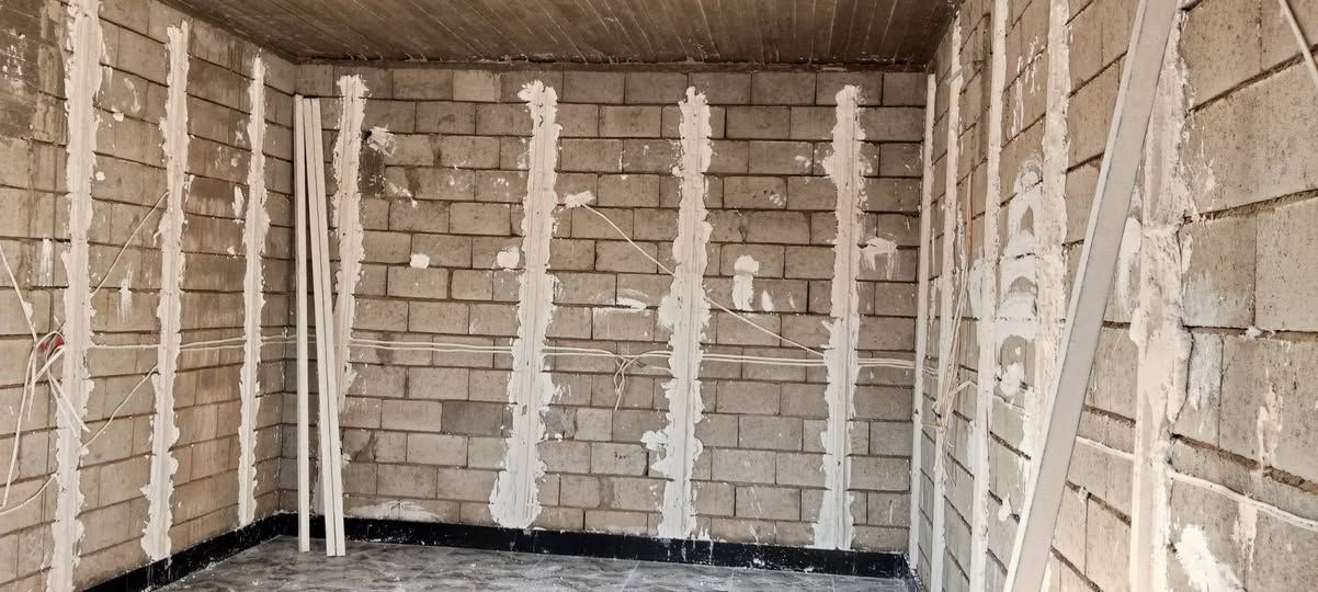 السلام عليكم يوجد كادر لبخ جص من الموصل يتكون من خمس اسطوات وخمس عمال المبيت بنفس الموقع المتر 3 الف/*********** /

