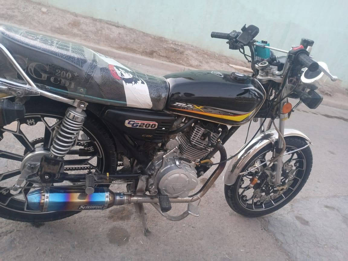 دراجه للبيع 
نامه برو محرك 200 موديل 25 +
5 كير سلف صلنصه رياضي 
المكان ديالى شهريان 
*********** وتساب 
السعر 600 و بيهه مجال
