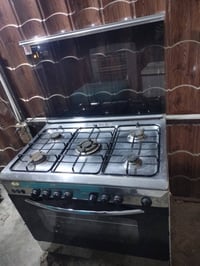 طباخ ايطالي • شغال فرن وعيون • نضيف جدا
