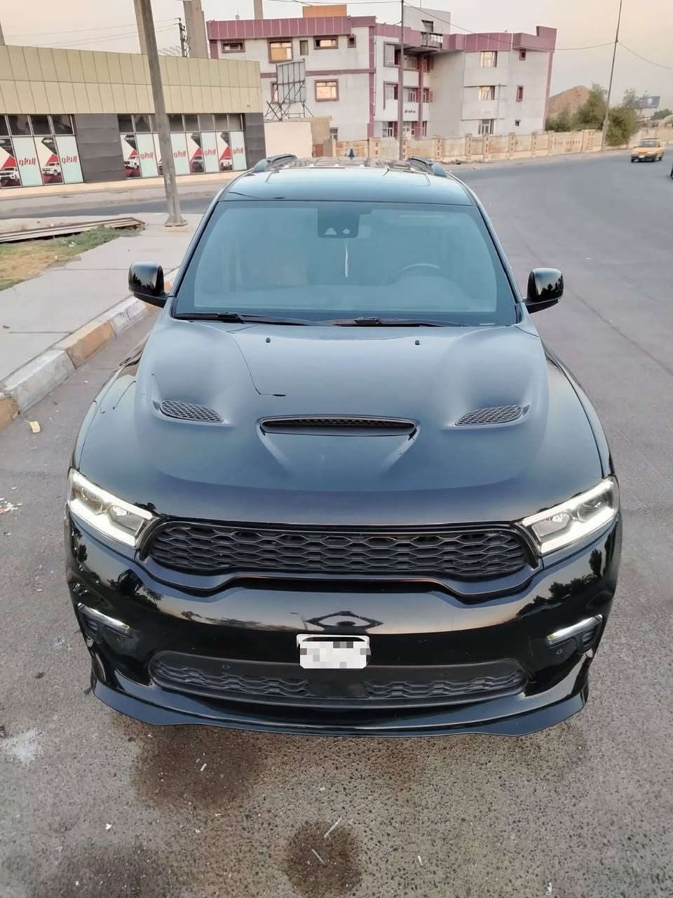 السلام عليكم أخواني الأعزاء 
دورنكو موديل 2023 R/T MAX V8

بدون رقم تترقم بغداد وجميع المحافظات
فول مواصفات 1/1      7 راكب 
رادار امامي نقط عمياء حساسات أمامية وخلفية 
دخول ذكي بصمة ابواب كشنات جلد + كهرباء+ تدفئة تبريد فتحة سقف صندوق كهرباء 
حادث السيارة راسلني واتساب وادزلك صورة
مكان السيارة بغداد البياع ‏
رقمي ‪***********‬‏
