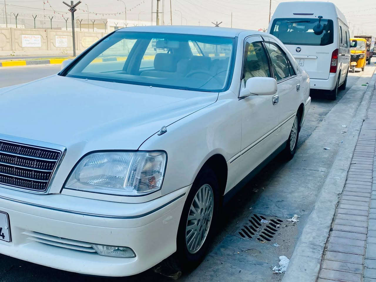 سلام عليكم ملكه للبيع سياره جديده بمعنه الكمه محرك دي فورالكبير مواصفات السياره فول عده الفتحه رقم صلاح الدين مشروع وطني بسمي مكان السياره بغداد ***********
