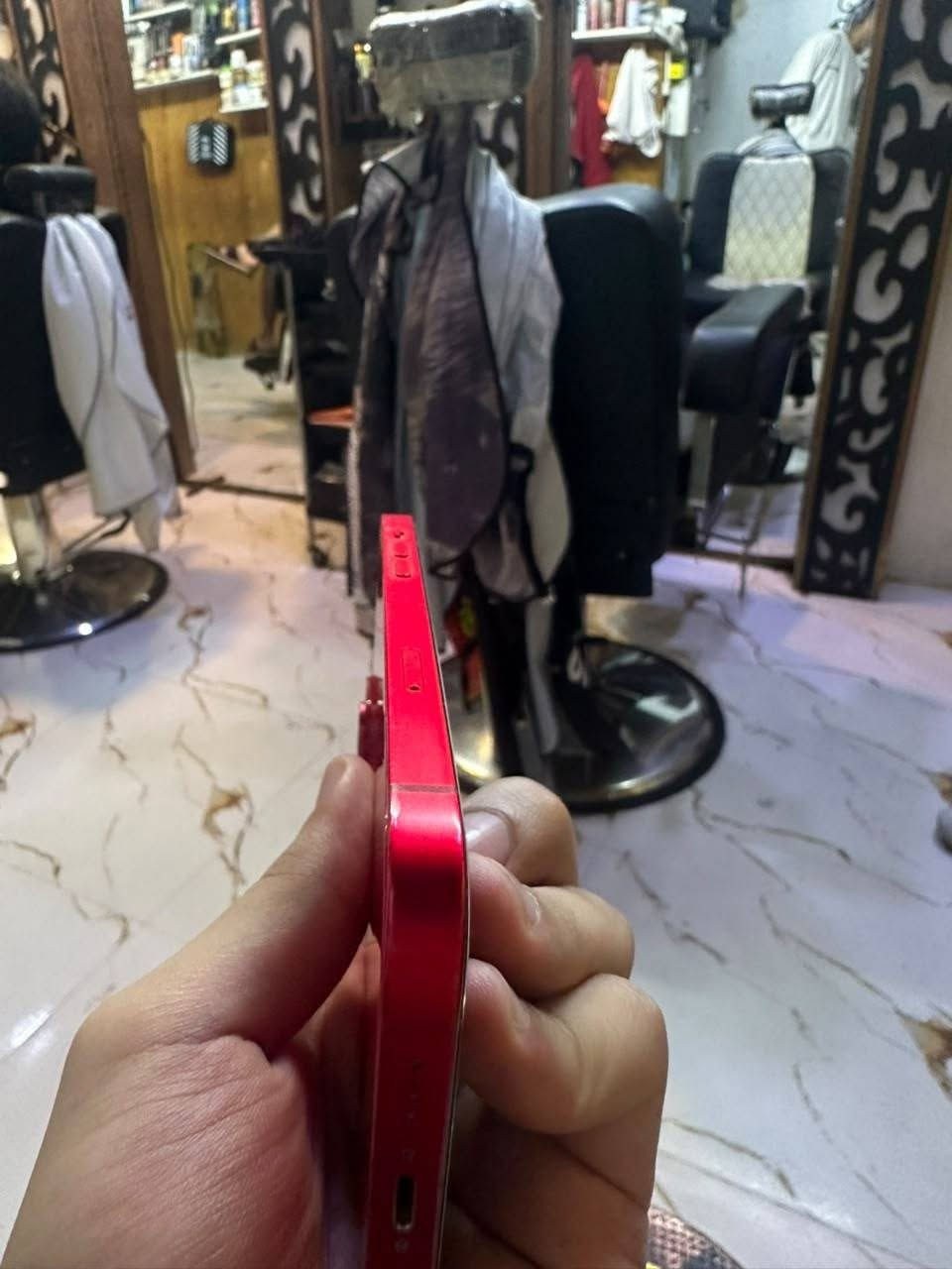 سلام عليكم ايفون 14 بلس نضيف ما بي شي نضيف كلش بطاري 93 ذكره 128 جهز ما بدل بي شي بكان بغداد سعر ٥٥٠ رقمي ***********
