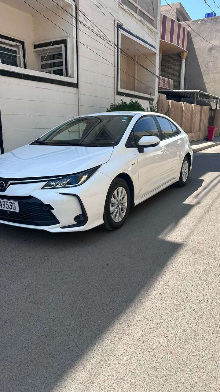 السلام عليكم
تويوتا كورولا 2025 هايبرد للبيع

✨ المواصفات:

* موديل 2025
Hybrid
* محرك 1.8 هايبرد
* 4 سلندر
* مواصفات خليجية 🇦🇪
* ماشية فقط 15,000 كم
* وارد خليجي
* اللون أبيض
* داخلية قماش
* تحكم على المنحدرات
* كاميرا خلفية دواره
* مثبت سرعة
* بصمة
* 8 وسائد هوائية
* شاشة
* تحكم أوتوماتيكي بدرجة الحرارة
* مصابيح زينون أمامية
* مصابيح أمامية LED
* لوحة قيادة رقمية
* مانع انزلاق
* ABS
* كشافات ضباب
* تشغيل بصمه
* تحكم إلكتروني بالثبات
* نوافذ كهربائية
* رادر وقوف ذاتي 
📍 اللوحة: بغداد خصوصي
📞 للاستفسار: ***********

🔥 سيارة نظيفة جداً، موديل حديث وماشية قليل، ومواصفاتها عالية.

السعر 153$
