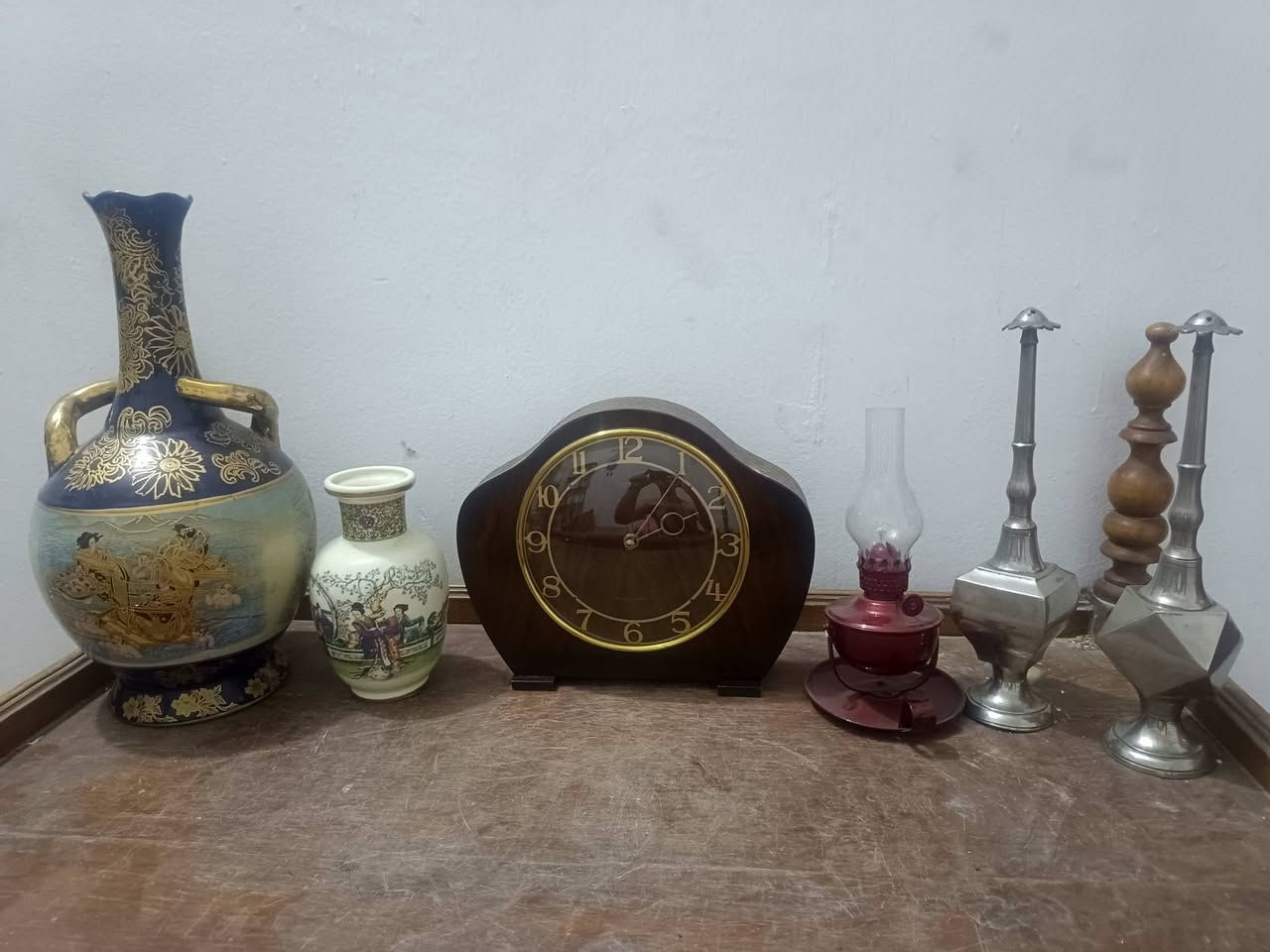 مراسلة خاص • ساعة منضدية • استفسار سعر