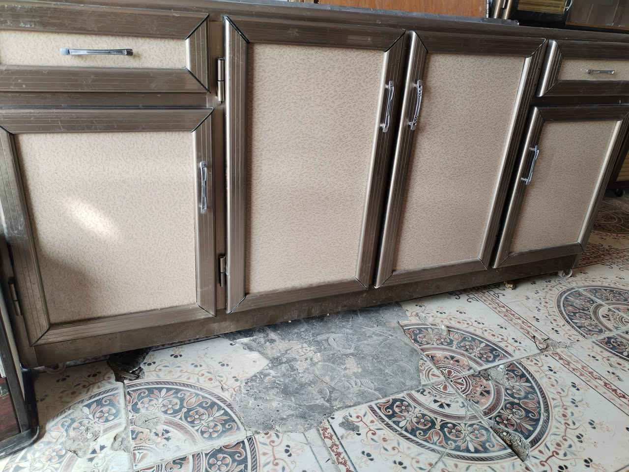 كاونتر • ٣ قطع • نظافة ٩٠٪
