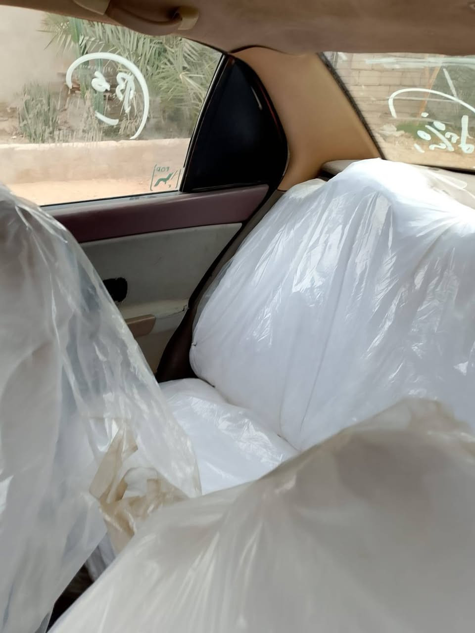 السلآم عليكم 
سمنت لبيع 11ناطق 
كير ومحرك نضيف مكينه نضيفة مصفره هيه وغرمات سنويه ل 30 تخم تاير جديد 
دواخل نضيفه السعر  28 وبيه مجال لشراي 
الرقم ***********
