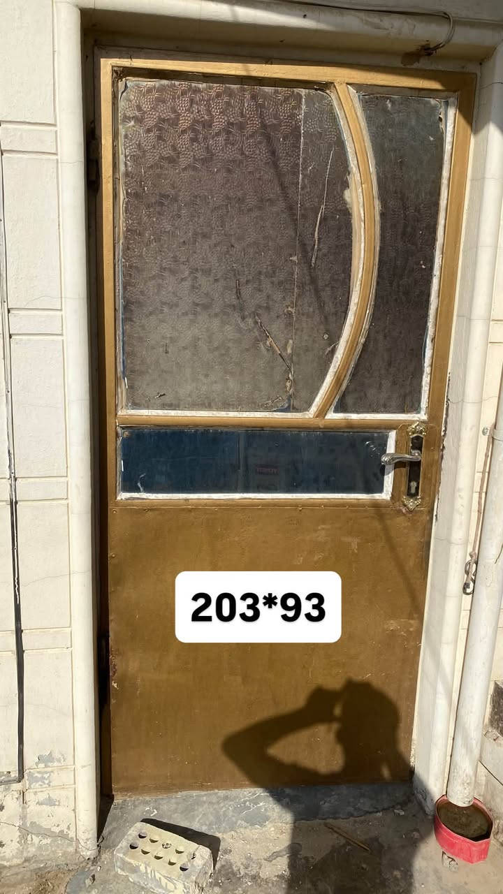 الشباك ب 70 والبيبان على 60 الواحد
مكانه بغداد الكرخ 
***********
